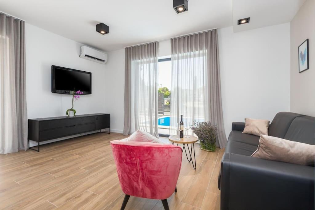 Marcante - Designer, Romantic Pool View Suite Porec Bagian luar foto