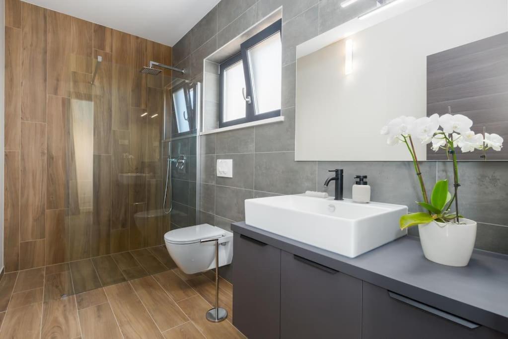 Marcante - Designer, Romantic Pool View Suite Porec Bagian luar foto